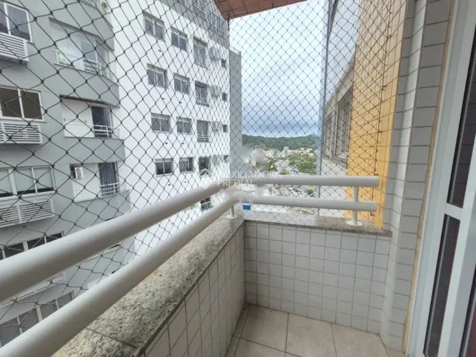 Apartamento 03 quartos(01 suite) Centro Florianópolis - vista permanente para o mar