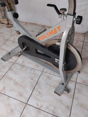 Bicicleta ergometrica polimet