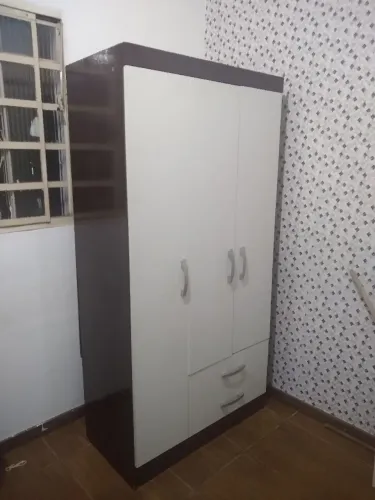 Guardar roupas solteiro