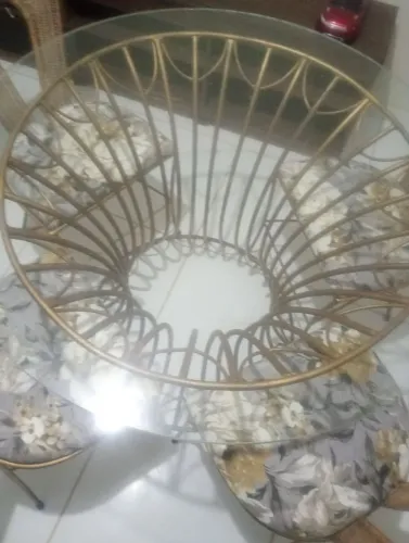Vendo uma lida mesa rústica