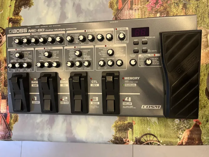 Pedaleira BOSS ME-80