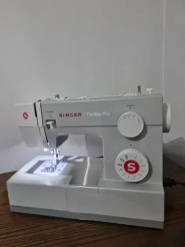 Singer facilita 4411 127v