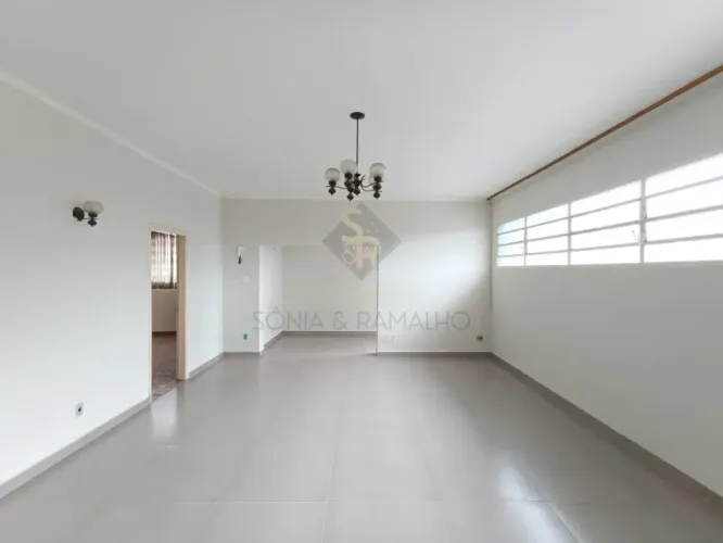 Casa comercial para locação no bairro Campos Elíseos, em Ribeirão Preto/SP.