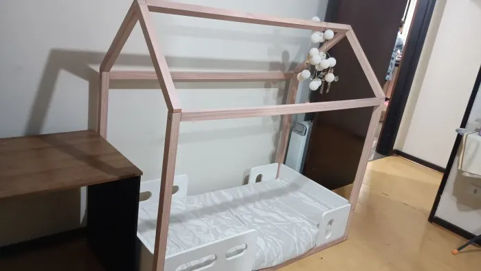 Mini cama montessoriana