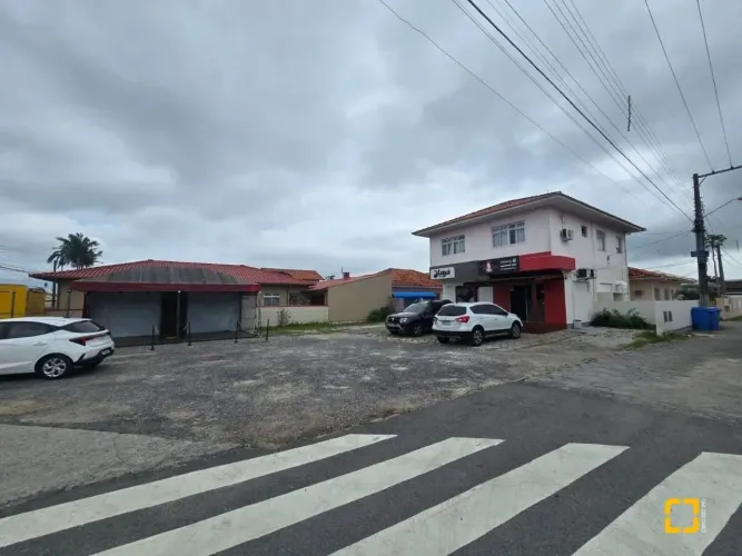 Terreno de esquina no Carianos