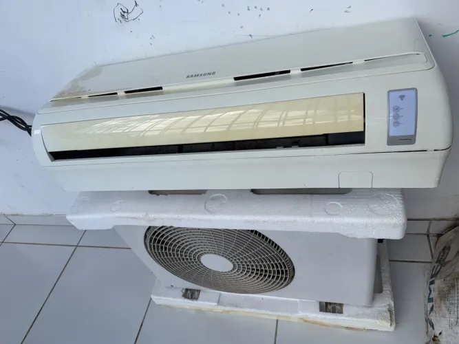 Ar condicionado 9000 semi novo