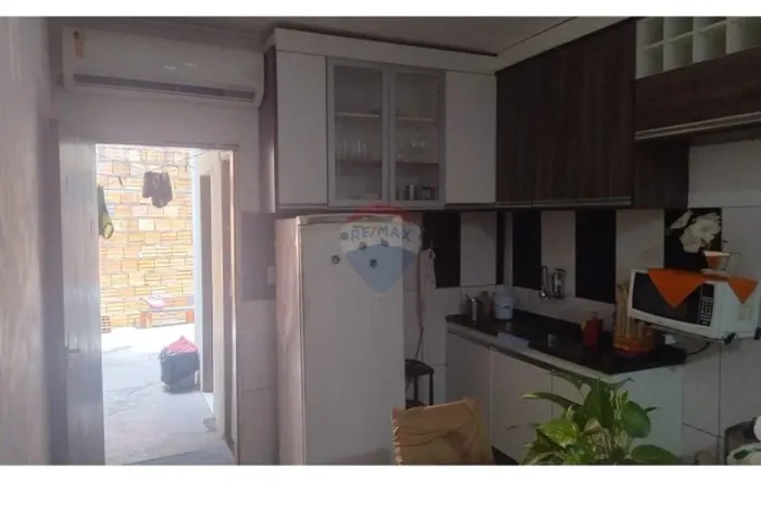 vende casa de 2/4 em São Cristóvão com quintal