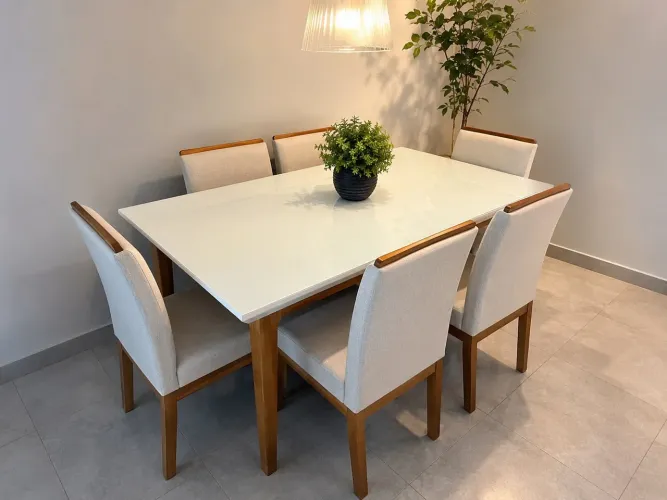 Mesa de Jantar com Tampo de Vidro Branco e Estrutura em Madeira - Excelente Estado
