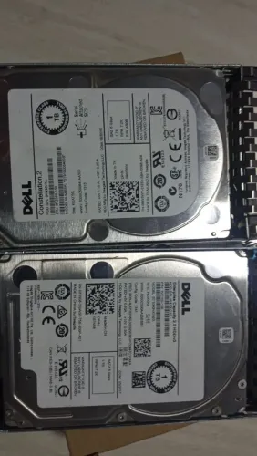 2 HDs SAS para servidor de 1 TB 