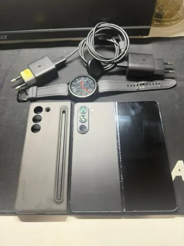 Galaxy Z Fold 5 + Galaxy Watch 6 Classic