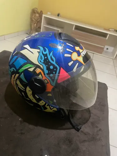 Capacete