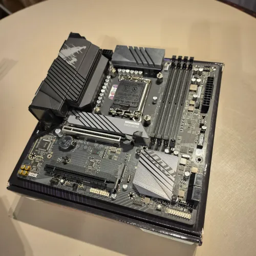 Placa mae gigabyte b760m aorus elite DDR5