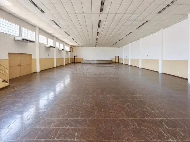 Galpão de 1148m²com 05 banheiros para locação - Geraldo Correia de Carvalho