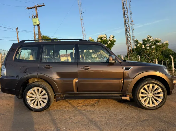 Mitsubishi Pajero HPE Full 3.2 4X4 T.i.dies. 5P AUT 2019