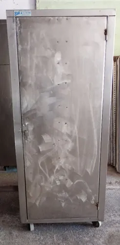 Armário de aço inox 1 porta, com fechadura e com rodinhas