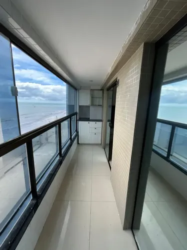 Apartamento Semimobiliado Pé na Areia- Frente mar Excelente Localização!