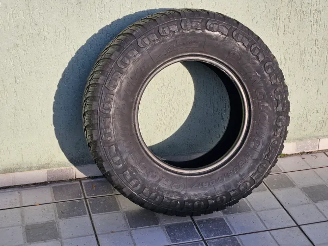 Pneu 305/70r17