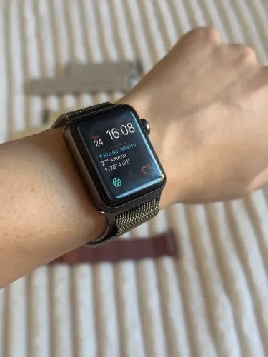 Apple Watch Series 3 - 38mm - acompanha 5 pulseiras
