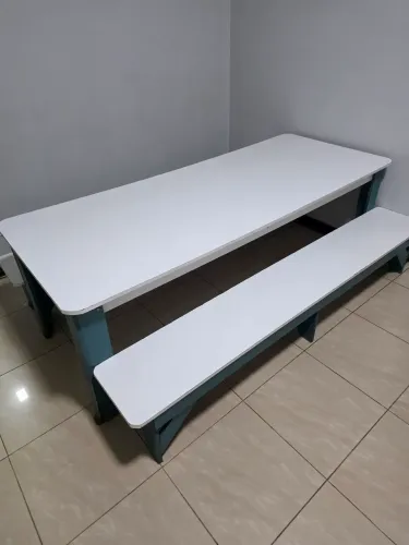 Mesas e Bancos