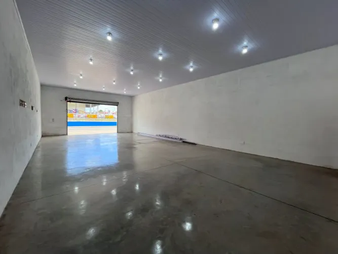 IMÓVEL COMERCIAL NA AVENIDA TANCREDO NEVES - 250 m²