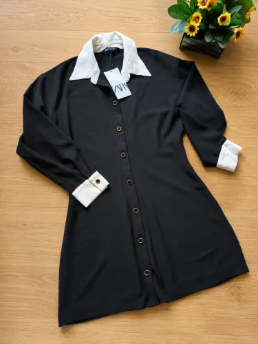 Vestido na marca Zara