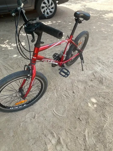 Bicicleta semi nova 