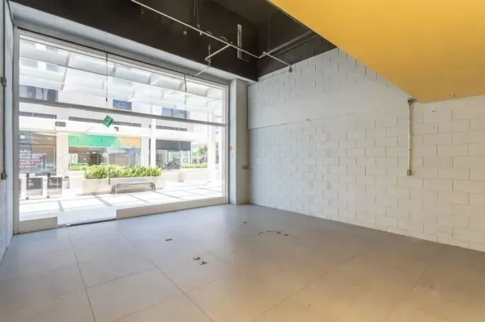 Ponto Comercial/Loja para Alugar no Bairro Praia de Belas com 52 m² disponíveis.
