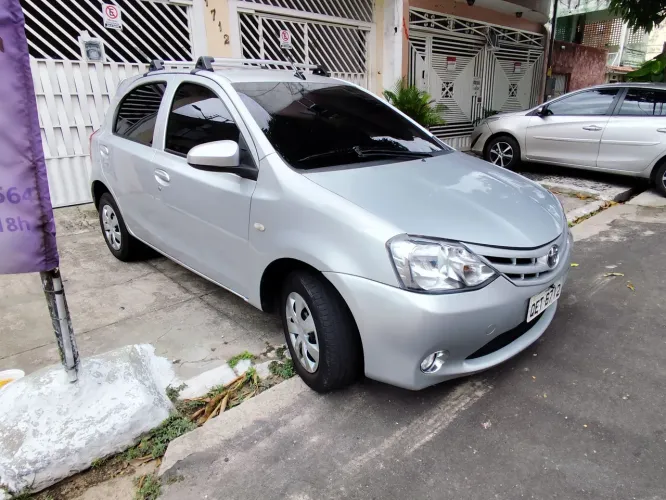 Toyota Etios X 1.3 Flex 16V 5P Mec. 2017