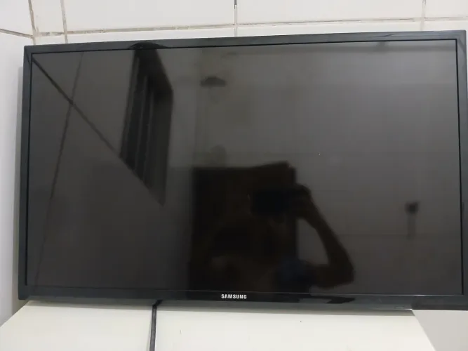 TV Samsung 32 polegadas (NÃO É SMART)