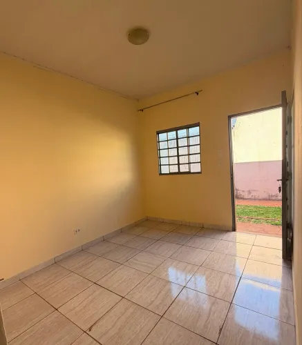 Alugo Casa 800,00