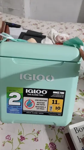 Caixa térmica perfeita na sua viagem linda