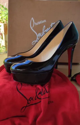 Scarpin Christian Louboutin Bianca Verniz Preto Original n°37 novo