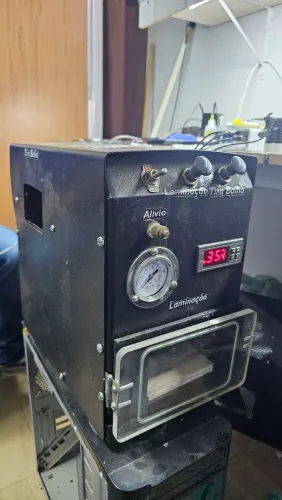 Máquina Tira bolha e Laminadora