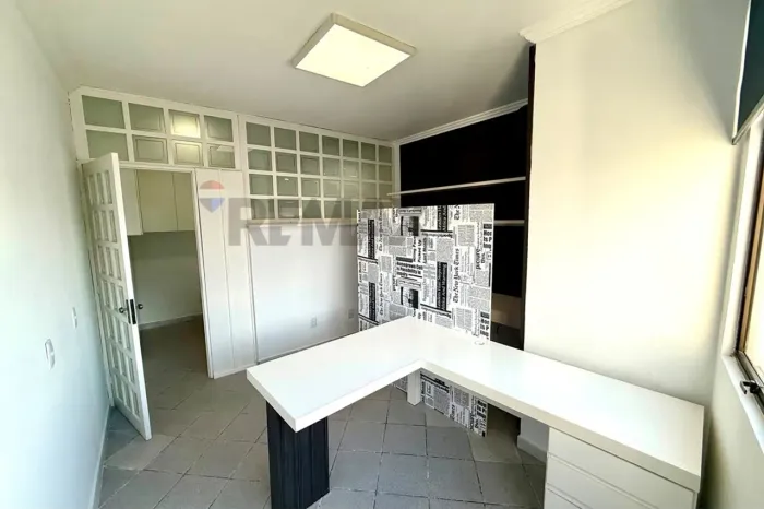 Sala mobiliada a venda no Centro de Passo Fundo"