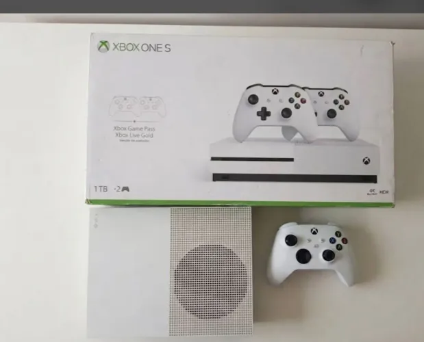 Xbox One s 1Tb + Controle de Xbox Séries s
