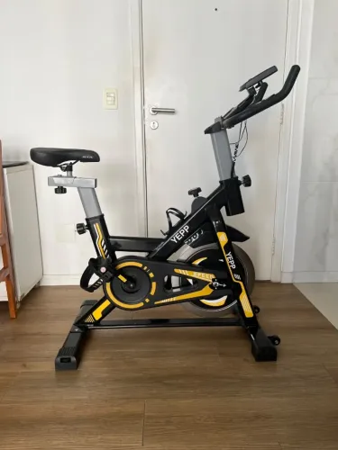 Bicicleta Spinning YEPP com Monitor - Pouco Usada