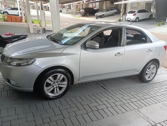 Kia Motors Cerato 1.6 16V Mec. 2013
