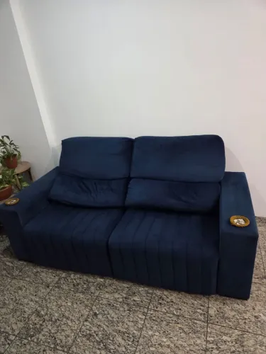 Sofá retrátil e reclinável