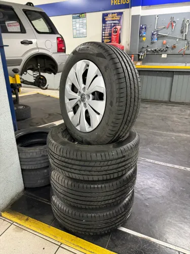 4 Pneus Pirelli Scorpion 205/60 R16 + Rodas e Calotas T-Cross Novos