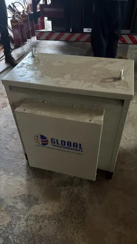 Transformador Trifásico 150 kVA - Semi-novo - Apenas 6 Meses de Uso