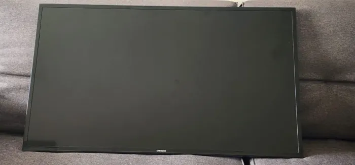 Combo TV Samsung 46" Full HD + Roku 3 + Suporte de Parede Novo
