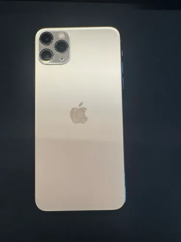 iPhone 11 Pro Max Dourado
