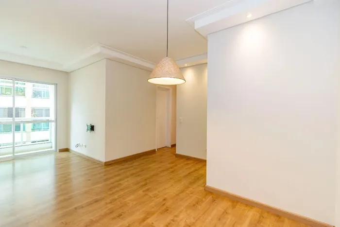 Apartamento com 3 dormitórios para alugar, 70 m² por R$ 3.500 + TAXAS/mês - Bacacheri - Cu