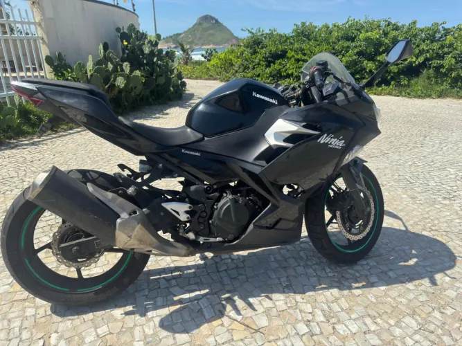 Kawasaki Ninja 400 ABS 2021 - Conservada - R$ 24.000