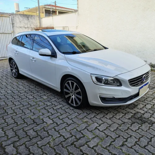 Volvo V60 T-4 Momentum 2.0 190cv 5P 2018