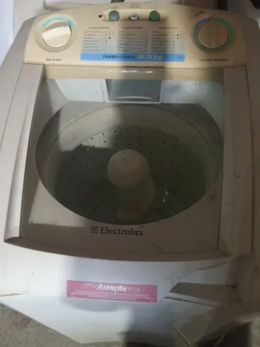 Máquina de lavar roupa de 10 kilos por 700 reais 