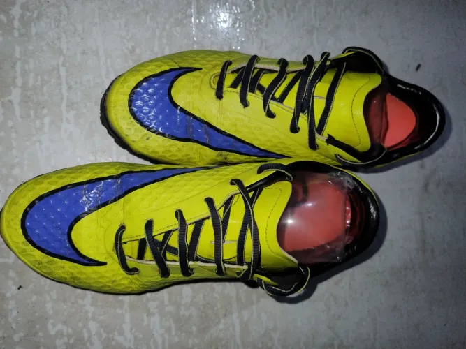 Chuteira society Nike