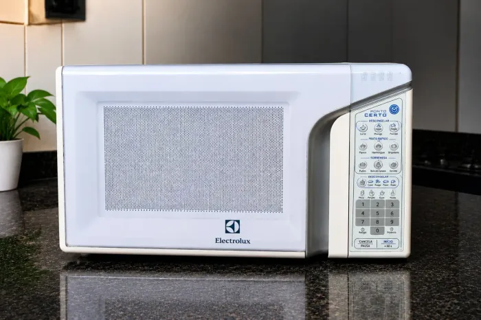 Micro-ondas Electrolux Ponto Certo Usado