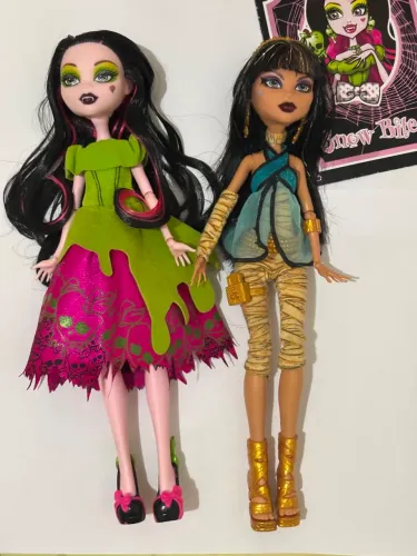 Cleo Básica e Draculaura Snow Bite - Monster High