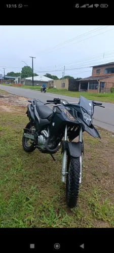 Vendo XRE 2023, semi nova, baixa quilometragem.
